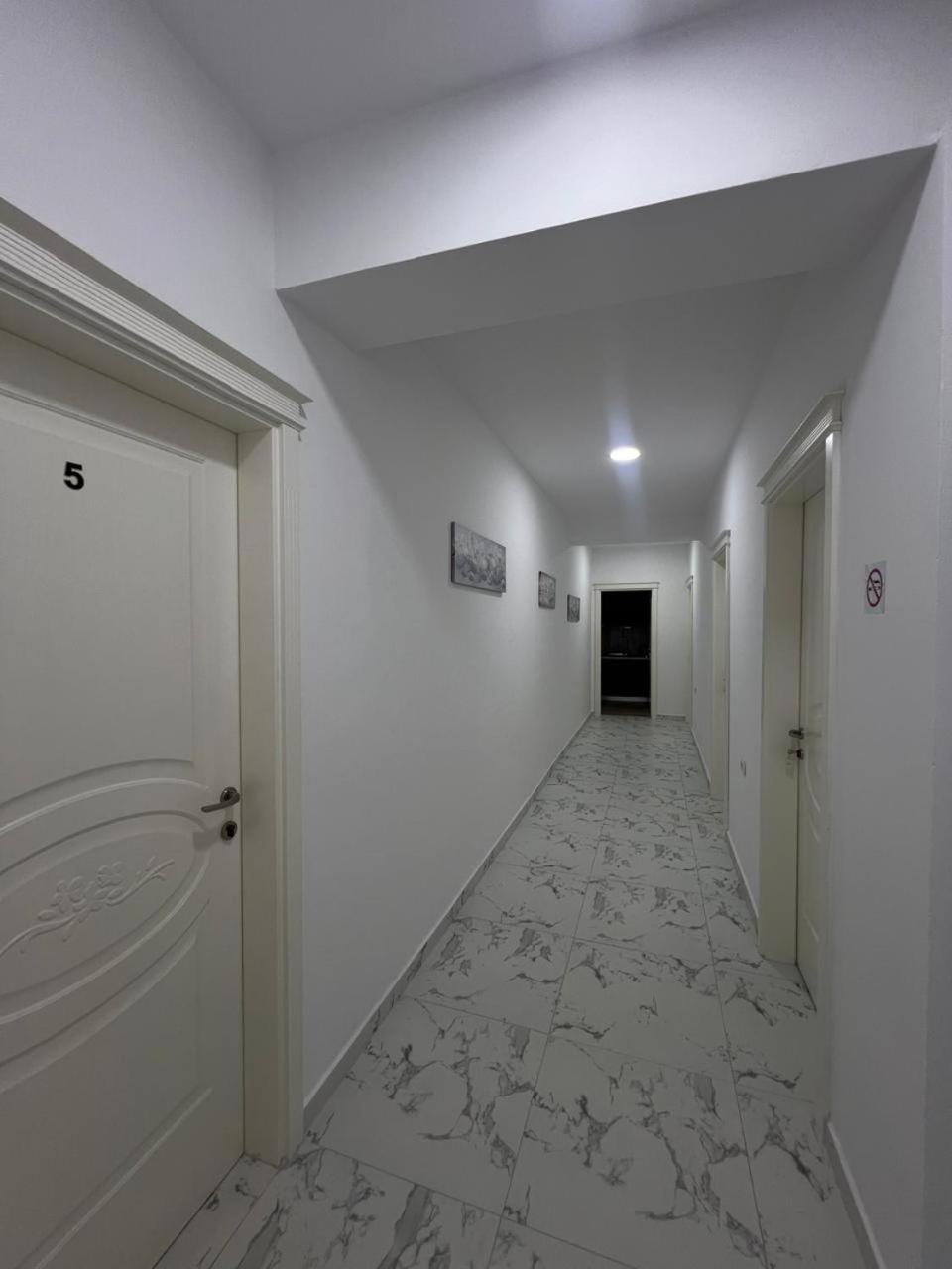 Hotel Vila Flowers Wlora Zewnętrze zdjęcie