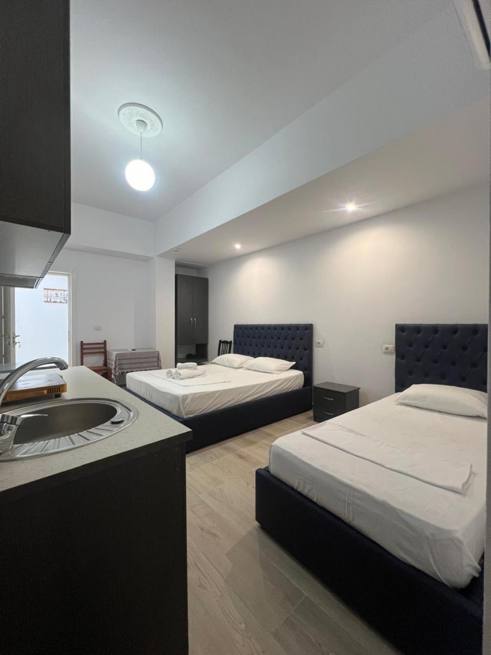 Hotel Vila Flowers Wlora Zewnętrze zdjęcie