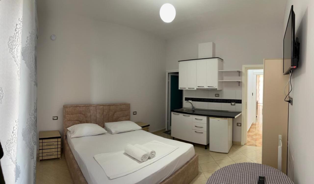 Hotel Vila Flowers Wlora Zewnętrze zdjęcie