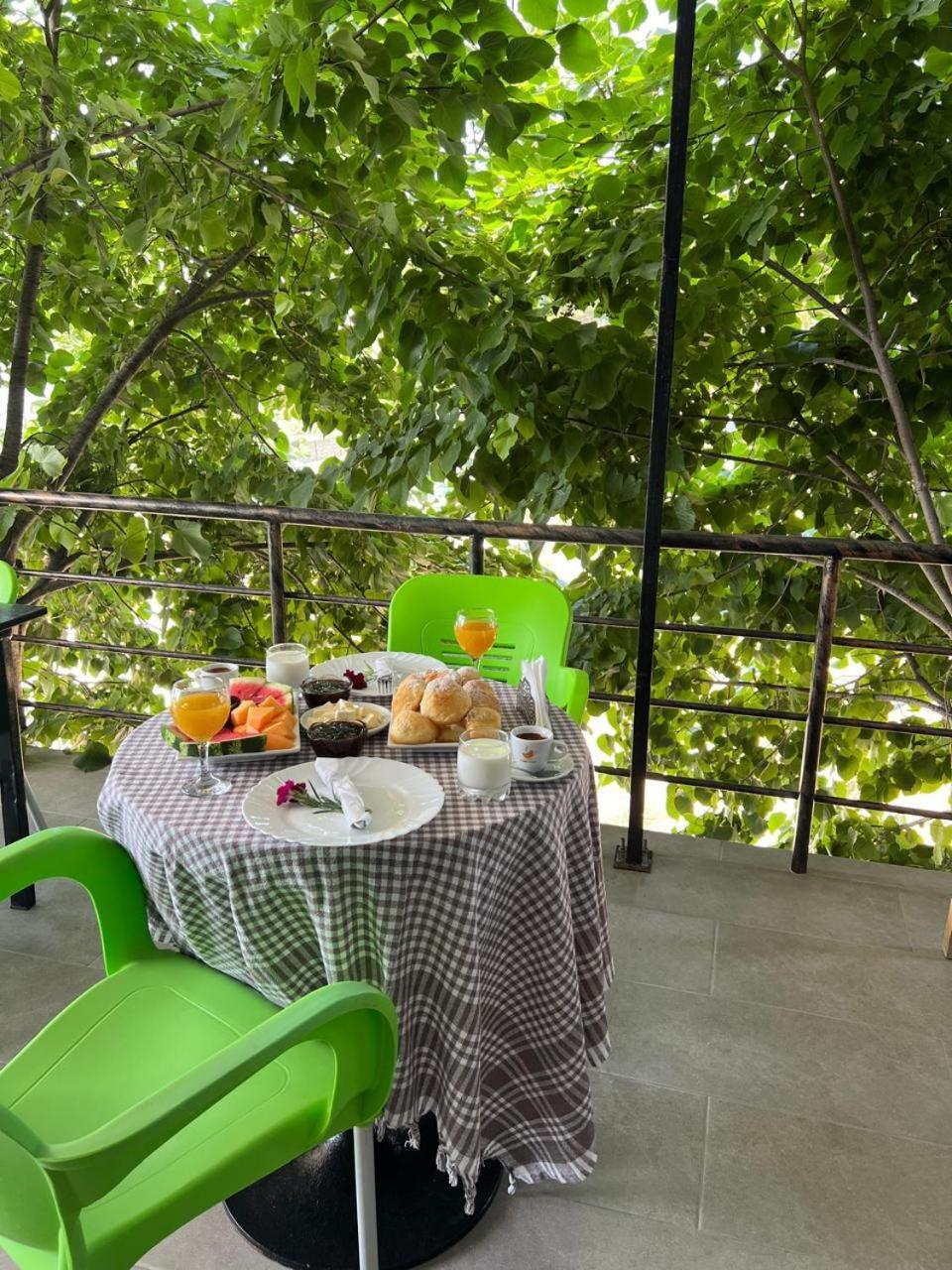 Hotel Vila Flowers Wlora Zewnętrze zdjęcie